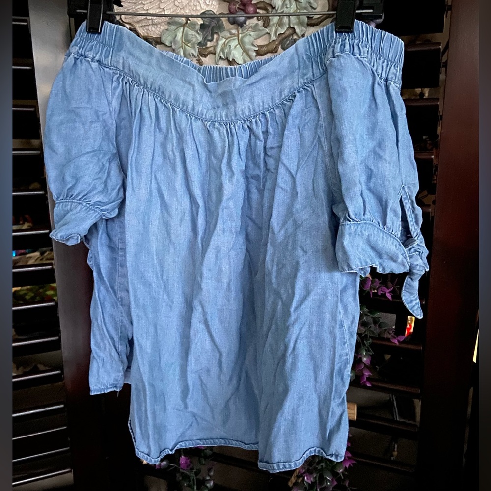 Forever 21 off the shoulder with elastic 1/4 short sleeves tied